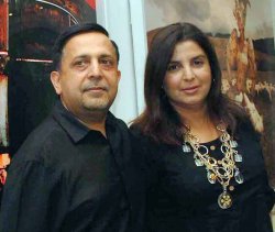 Rohit Chawla and Farah Khan at the Inauguration of photo exhibition, Kamal Mansion Art Gallery Colaba, Mumbai, 17th April, 2010