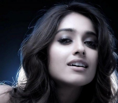 ileana in bikini. Chamak challo song pic ileana