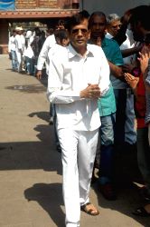 Celebs at Raj Kanwar's funeral meet in Oshiwara on 5th Feb 2012.