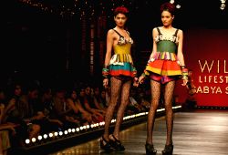 Wills+lifestyle+fashion+week+2011+sabyasachi