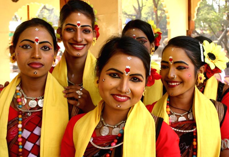 A Folk Artist from Orissa at the Surajkund Crafts Mela in Faridabad on Sunday New Delhi,31 Jan 2010.