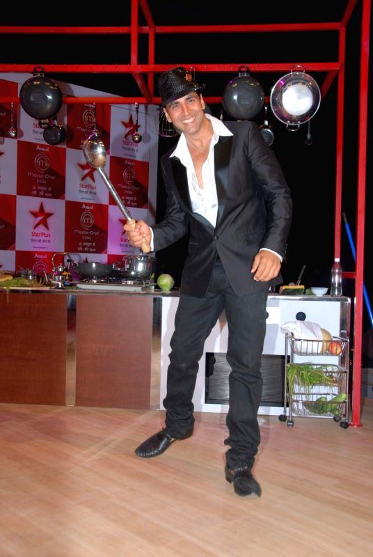 Akshay Kumar at Master Chef Indian on location at Film City.