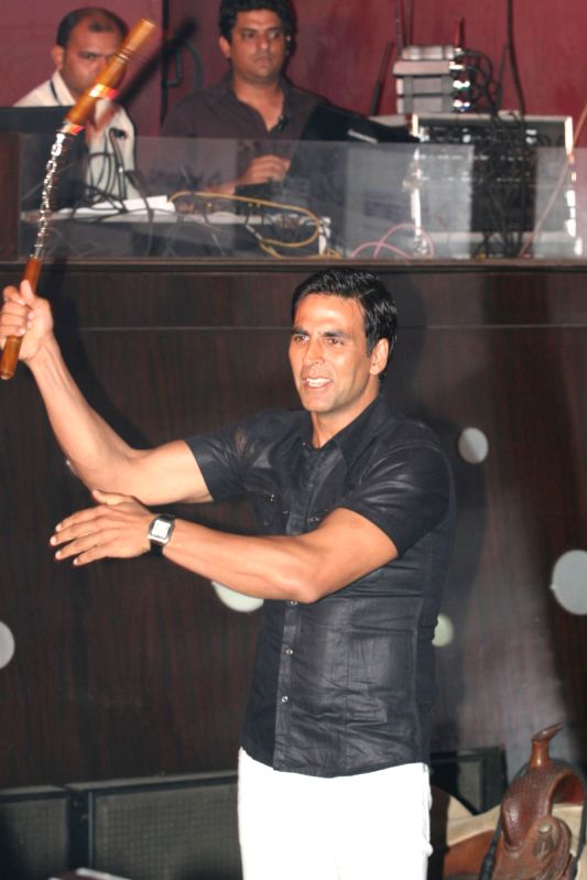 Akshay Kumar at the press meet of his upcoming film "Kambakht Ishq" in Mumbai.