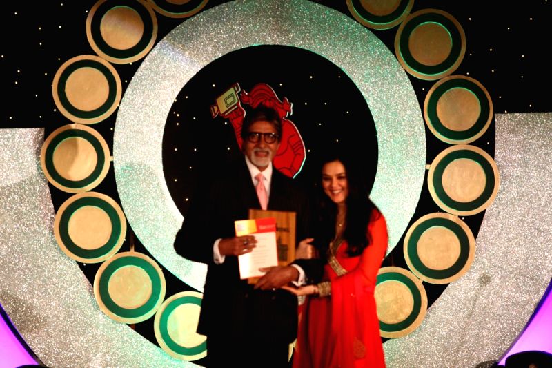 Amitabh Bachchan and Preity Zinta at MAMI Awards Closing Night.