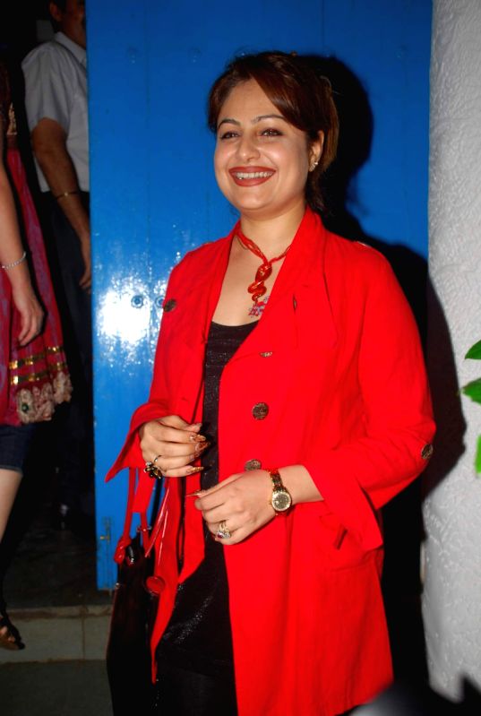 Ayesha Jhulka at Gulzaar's book launch.