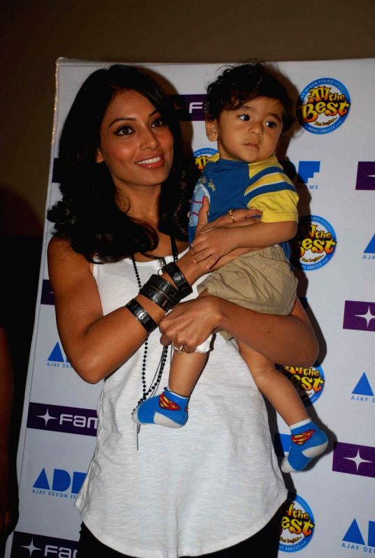 Bipasha Basu Promotes "All the Best Film" at Fame.