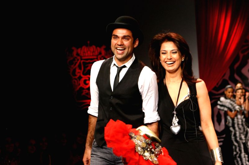 Bollywood Actor Abhay Deol with designer Ritu Beri in Wills Lifestyle India Fashion Week in New Delhi on Saturday 24 Oct 2008.