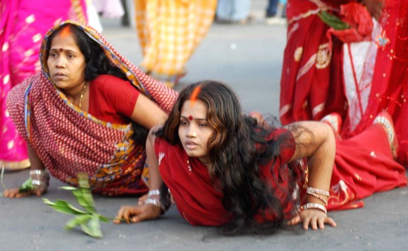 Chhath is an ancient Hindu festival dedicated to Surya.The Chief Solar Deity unique to Bihar and Jharkhand.This major festival is also celebrated in the northeast region of India, Madhya Pradesh, Uttar Pradesh, and parts of Chhattisgarh. Kolkata on Saturday.