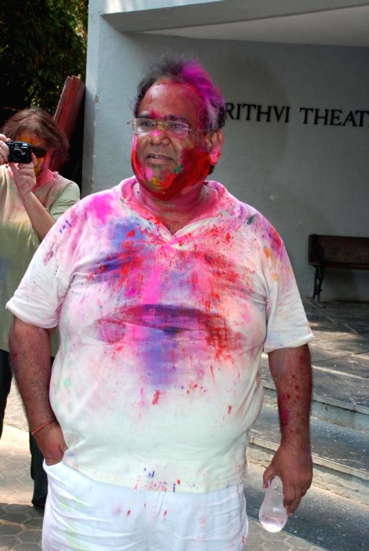 David Dhawan play Holi at Azmi House.