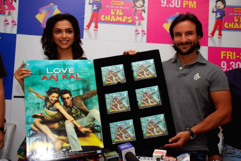Deepika Padukone and Saif Ali Khan at "Love Aaj Kal" music launch on the sets of Sa Re Ga Ma lil Champs, at Famous Studio, Mahalaxmi, in Mumbai.