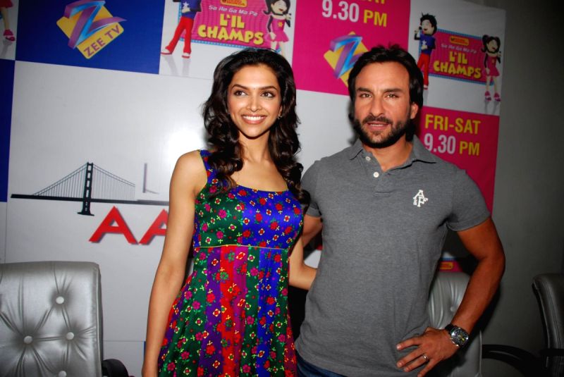 Deepika Padukone and Saif Ali Khan at "Love Aaj Kal" music launch on the sets of Sa Re Ga Ma lil Champs, at Famous Studio, Mahalaxmi, in Mumbai.