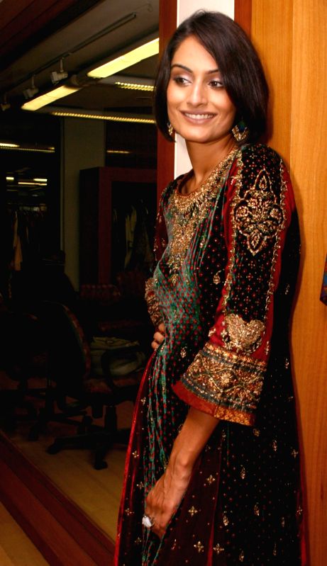 Ekta Choudhary, Pantaloons Femina Miss India Universe 2009, attended a fitting session with ACE Fashion Designer Ritu Kumar as a part of her preparation for Miss Universe pageant to be held in Bahamas in August 2009. The fitting session will take place at Ritu Kumar’s design studio in Gurgaon on 30 June 2009.