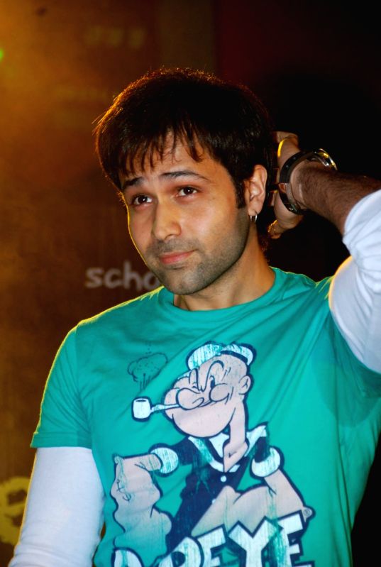 Emraan Hashmi at Tum Mile promotional event on Children's day, Phoneix Mill.
