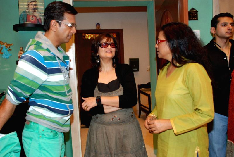 Guest at Smita Thackeray's Film Mahurat Society at Four Bungalows.