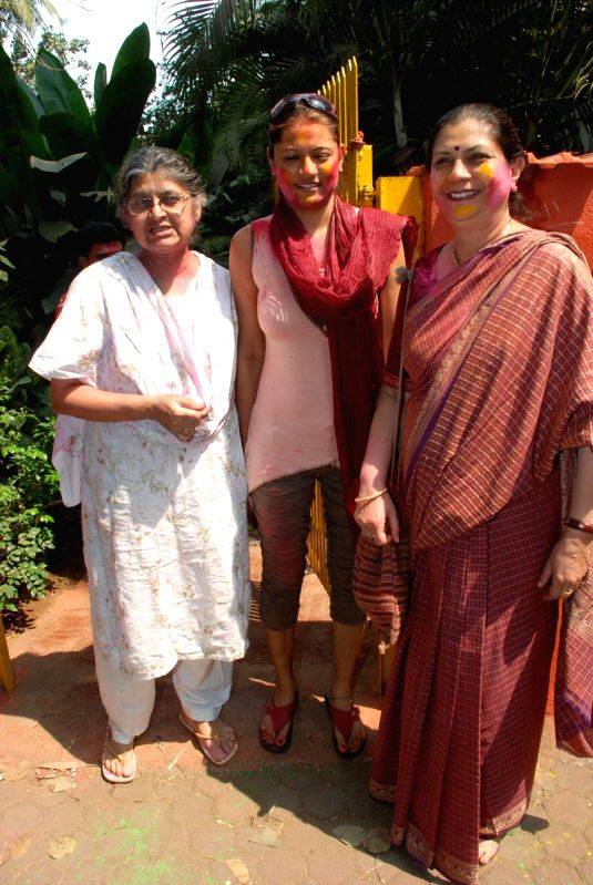 Guest play Holi at Azmi House.