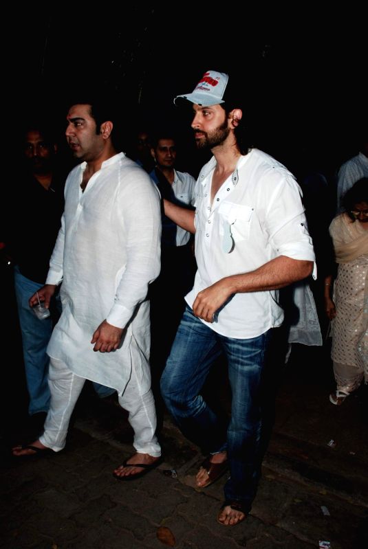 Hrithik and many other Bollywood stars at actorr Sujit Kumar's prayer meeting at Juhu.