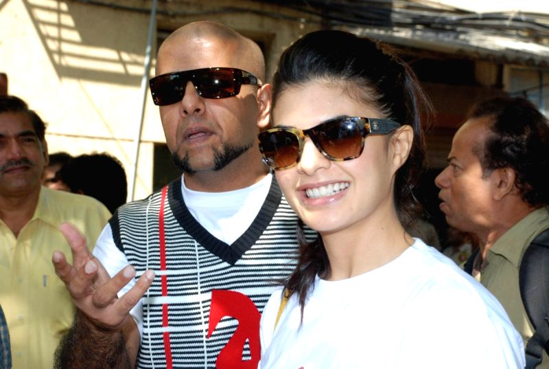 Jacqueline Fernandes and Vishal Paint the Wall in Opp Phoenix Mills.