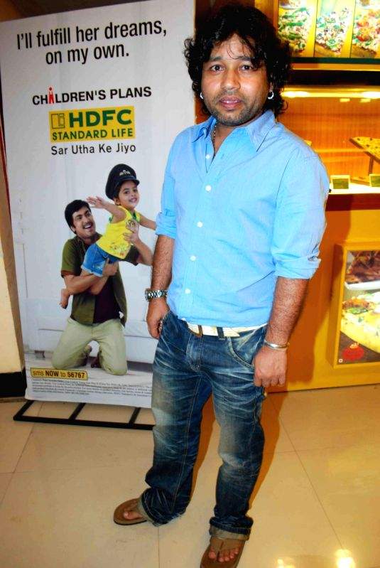 Kailash Kher at the premiere of movie Ice Age 2 in Mumbai.