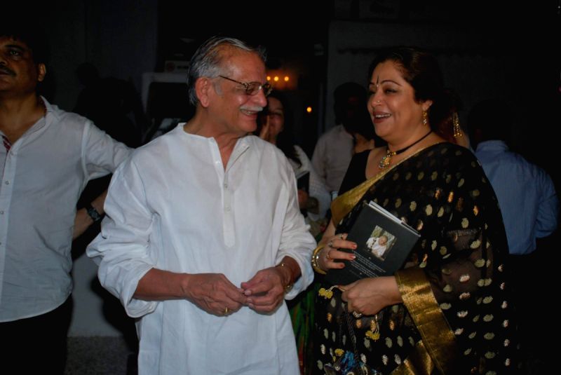 Kiron Kher at Gulzaar's book launch.