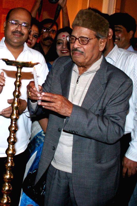 Manna Dey at the launch of Aapki Khidmat Mein, a collection of ghazals by Manna Dey in Kolkata on Monday 2nd Nov09.