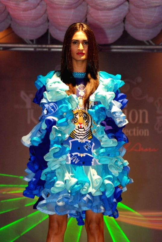 Model at Mercedez Benz Facination colelction by Manish Arora.