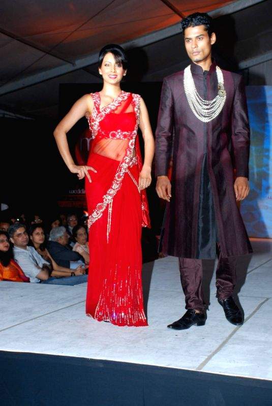 Model walk on ramp at the Luxurion show at Grand Hyatt.