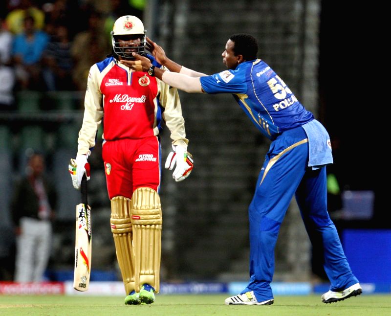 mumbai-indians-kieron-pollard-having-fun-with-rcb-63596.jpg