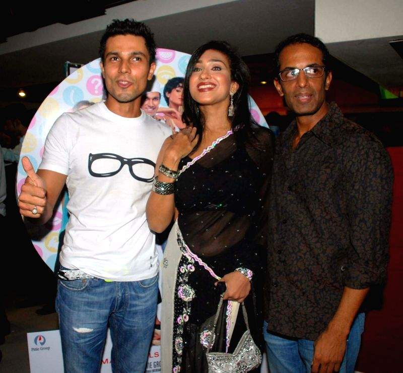 Randeep Hooda and Rituparna Sengupta at Love Khicchdi premiere.