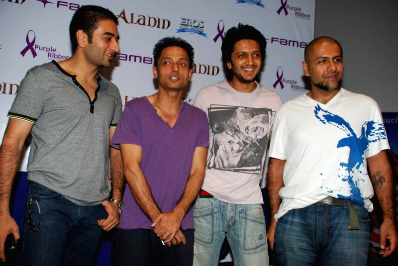 Reitesh Deshmukh at Fame Adlabs for Pink Ribbon kids show for NGO.