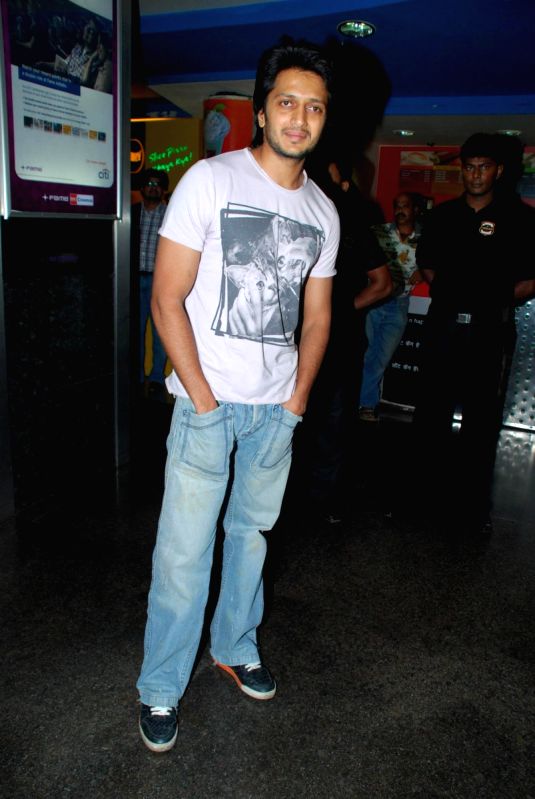 Reitesh Deshmukh at Fame Adlabs for Pink Ribbon kids show for NGO.