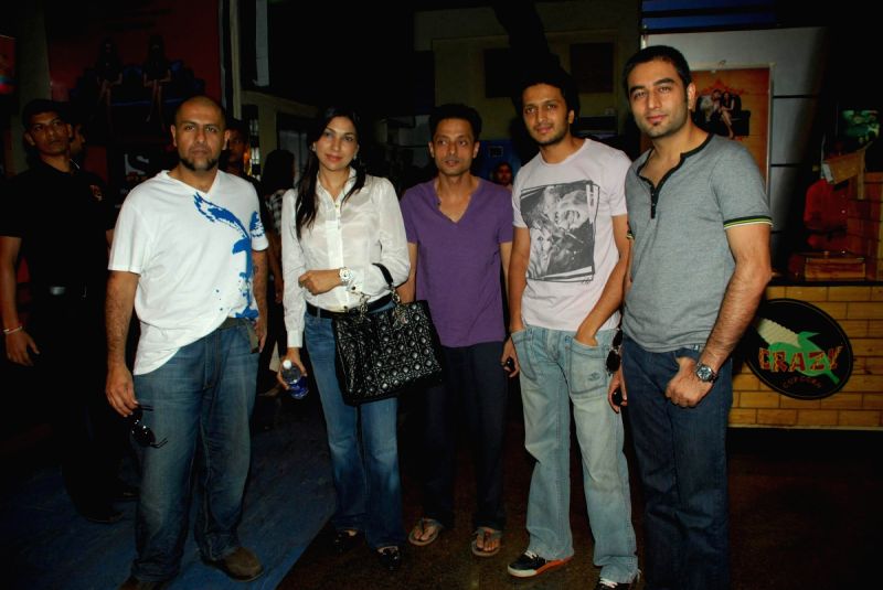 Reitesh Deshmukh at Fame Adlabs for Pink Ribbon kids show for NGO.