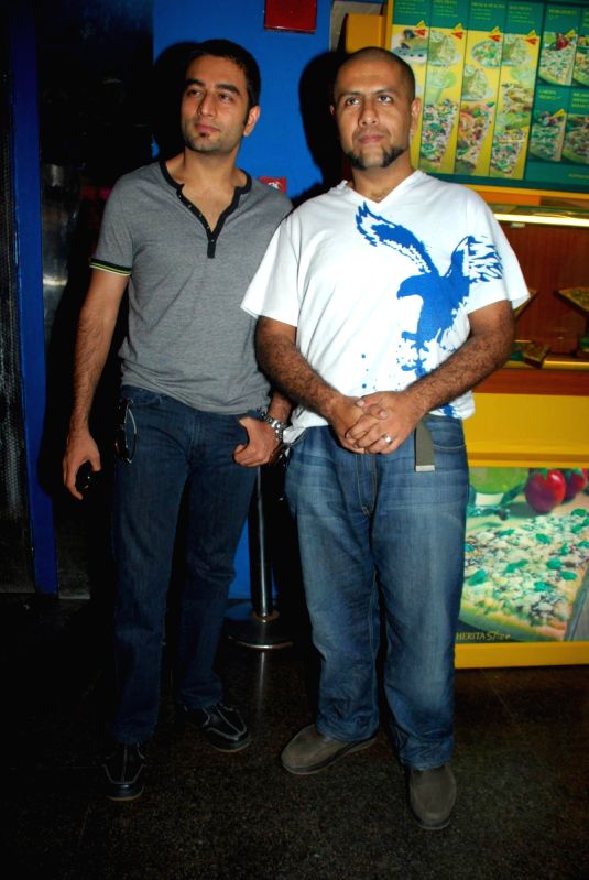 Reitesh Deshmukh at Fame Adlabs for Pink Ribbon kids show for NGO.