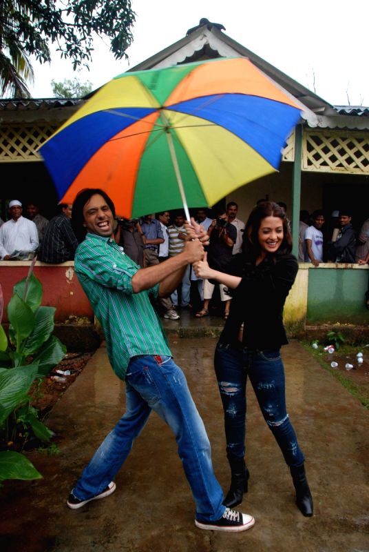 Ria Sen at "A Strange Love Story" film on location at Kamalistan.