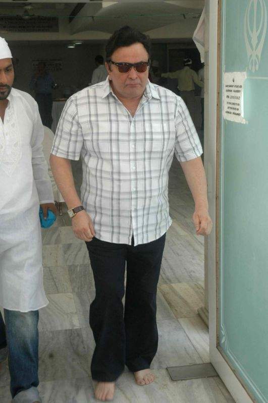 Rishi Kapoor at Raj Knawar s chautha in Santacruz on 7th Feb 2012.