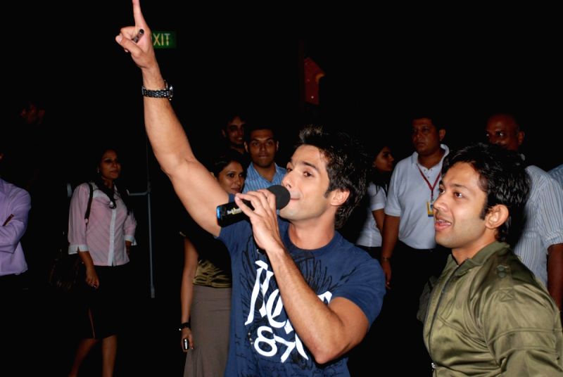 Shahid Kapoor at 'Kaminey' promotional event at Fame, in Mumbai.