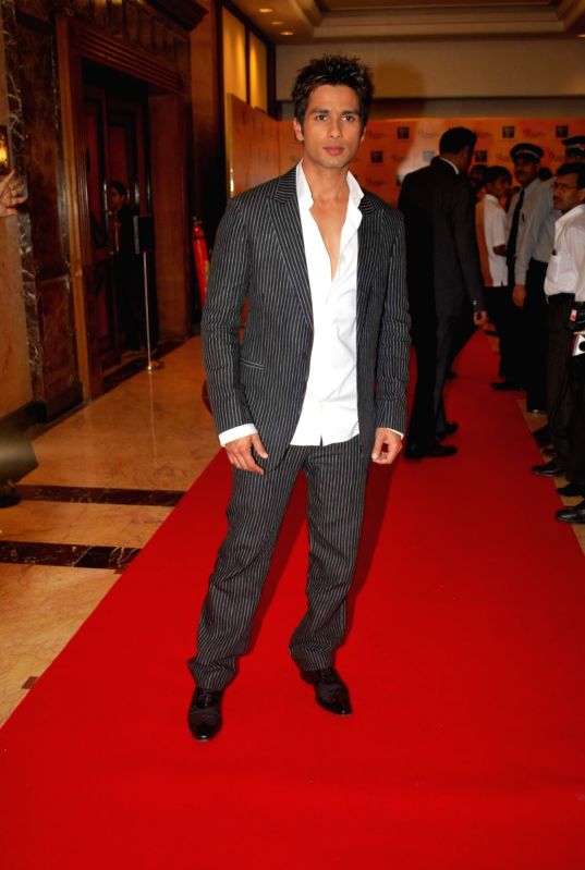 Shahid Kapoor at Teacher's Awards at Taj Land's End.