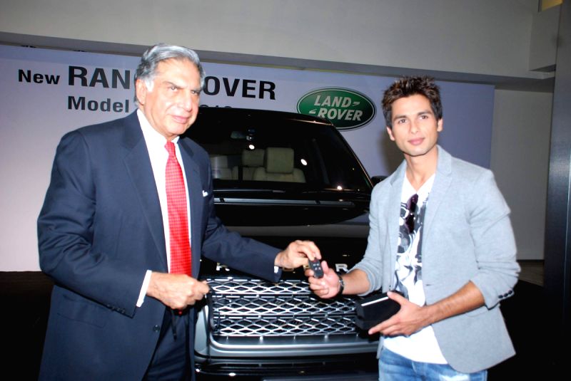 Shahid Kapoor receiving the keys of his new Range Rover Model Year 2010 from Mr. Ratan N. Tata, Chairman, Tata Sons & Tata Motors, at the Jaguar Land Rover Showroom in Mumbai on 2nd November 2009. Mr. Kapoor purchased this Range Rover.”