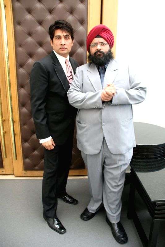 Shekhar Suman at the launch of "Tedhi Baat".