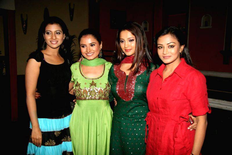 Star Plus Char Behnein special screening bash in Goregaon.
