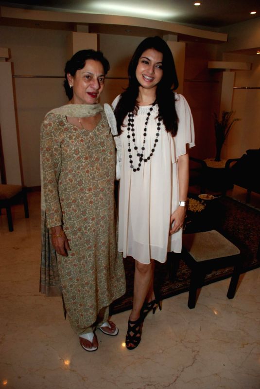 Tanuja and Bhagyashree at Designer Nisha Sagar's birthday bash.