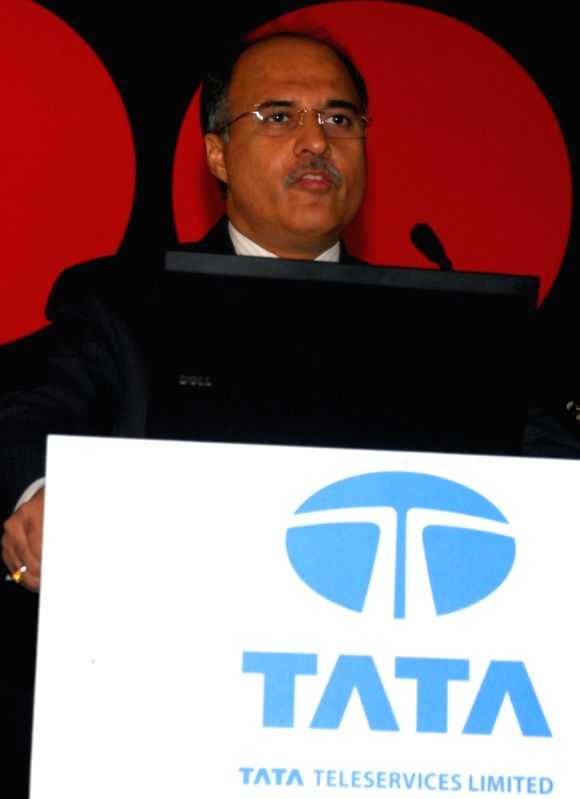 TTSL Managing Director Anil Sardana at a press conferance to announced the commercial launch of TATA Docomo GSM Service in Kolkata on Thursday 8th Oct 09.