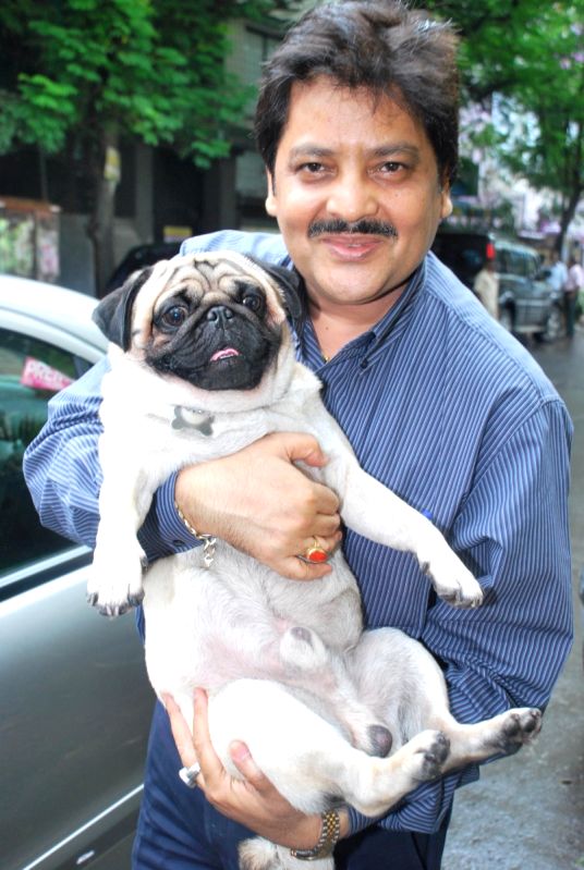 Udit Narayan at Guiness record of 333 singers for peace song - let's Have Some Fun.
