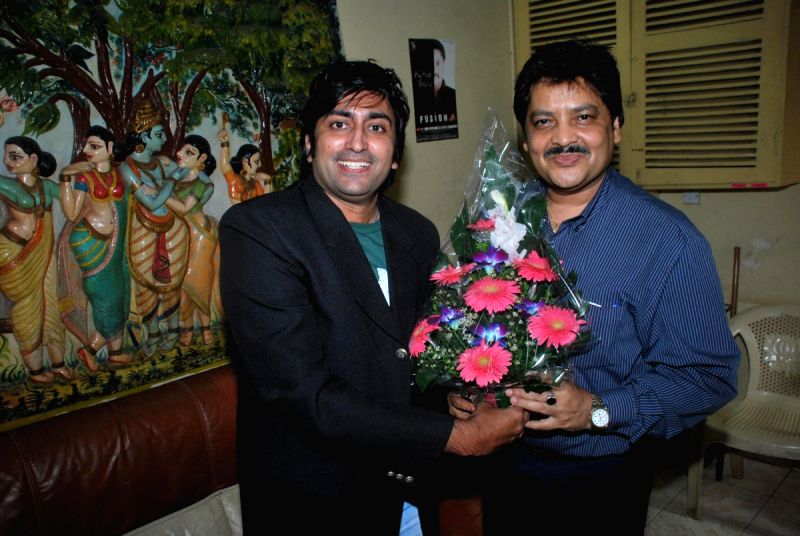 Udit Narayan at Guiness record of 333 singers for peace song - let's Have Some Fun.
