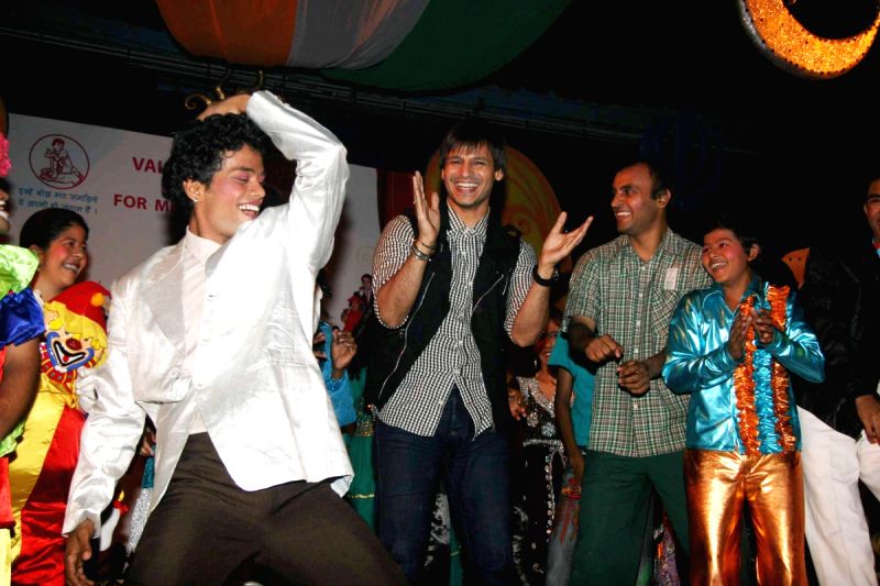 Vivek Oberoi at Vallabdas Dagra Indian Society children event, Bandra.