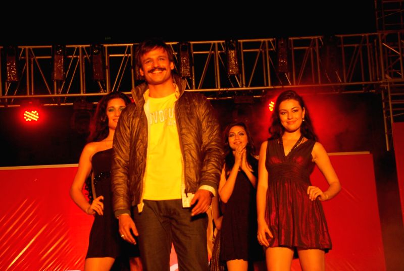 Vivek Oberoi promotes film Prince at Indo American Chamber of Commerce Corporate Awards at American Consulate lawns.