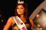 Eram Karim (centre) was crowned the winner of Dabur Gulabari Sananda Tillotama 09. The beauty pageant of Estern India in Kolkata on Sunday Evening.