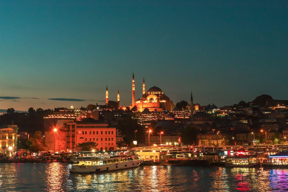 The World’s 10 Most Beautiful Cities at Night