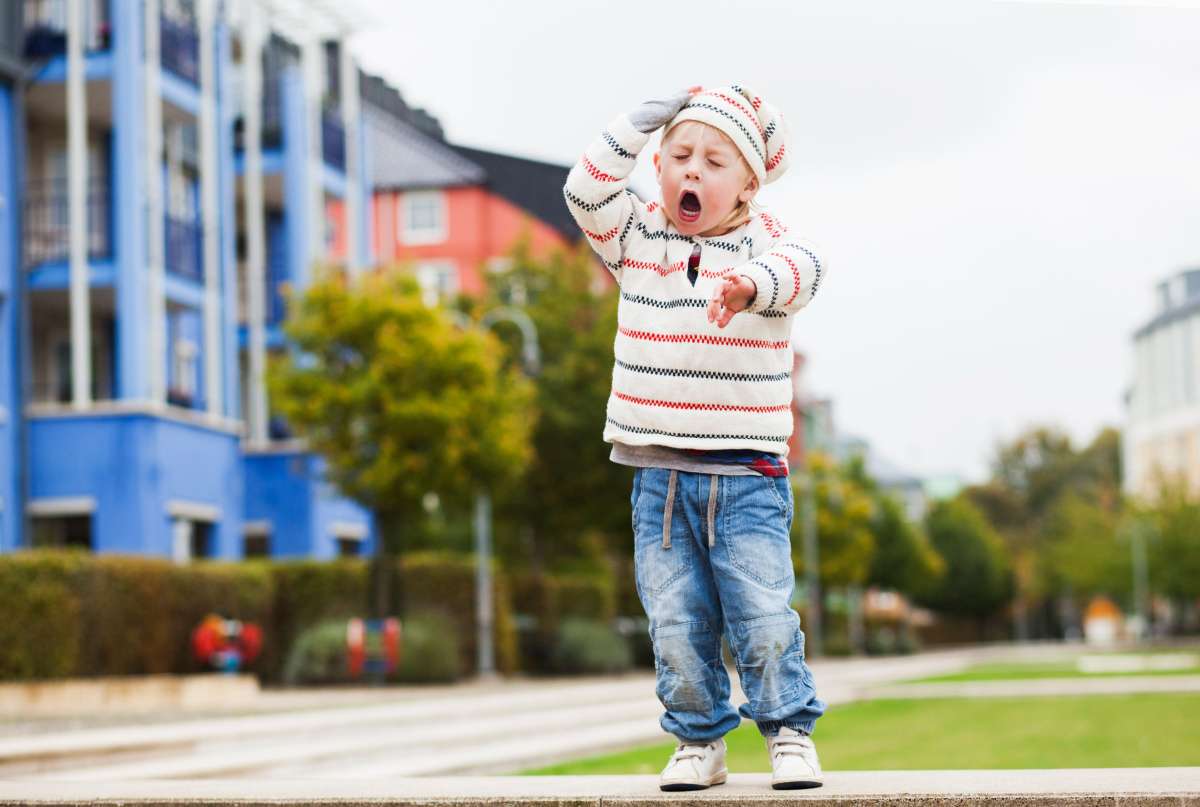 Why Kids Wake Up Late and Skip Breakfast in Summer - Causes and Fixes