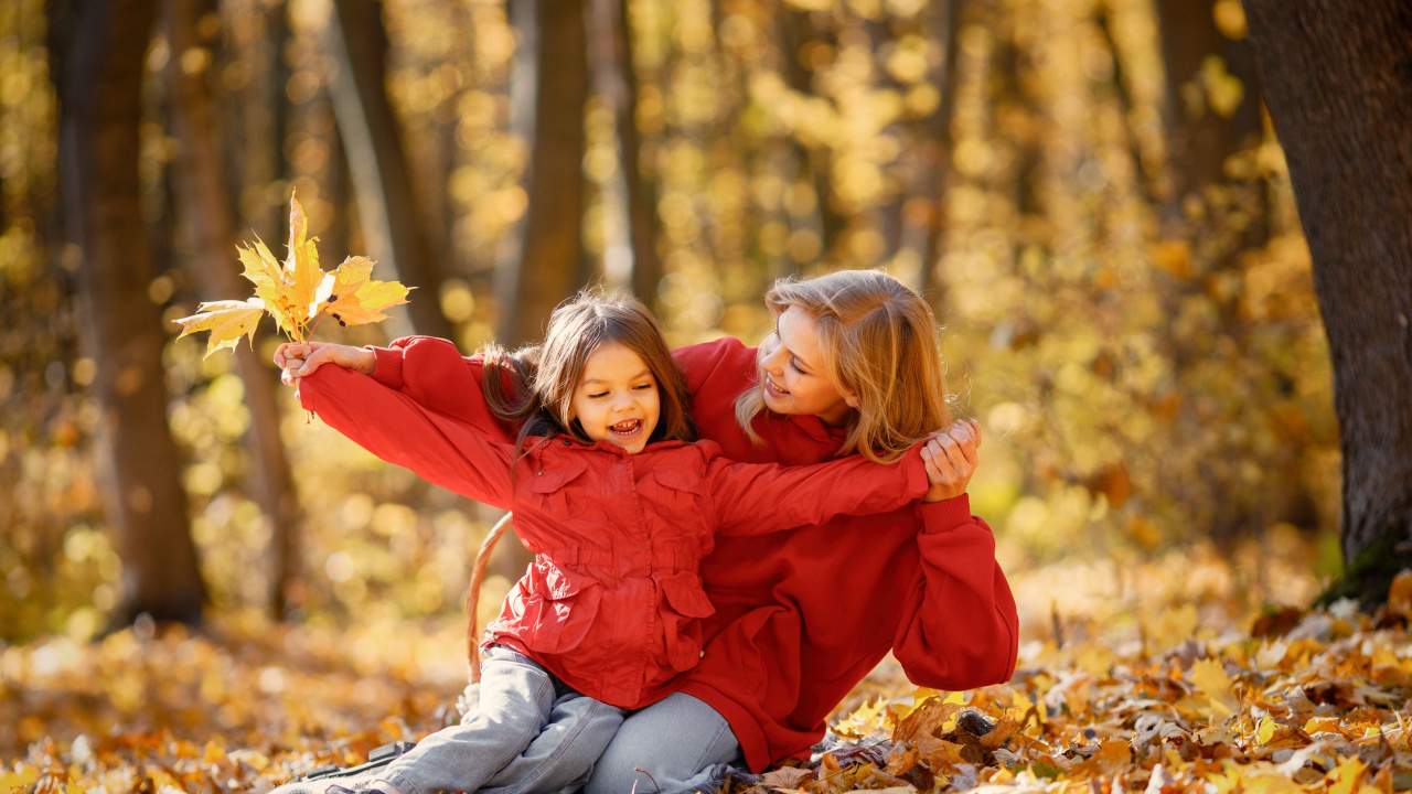 Kids and Fall: Colors, Crafts, and Fun Activities