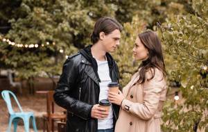 Why Real-Life Dating and Meet-Cutes Are Making a Comeback